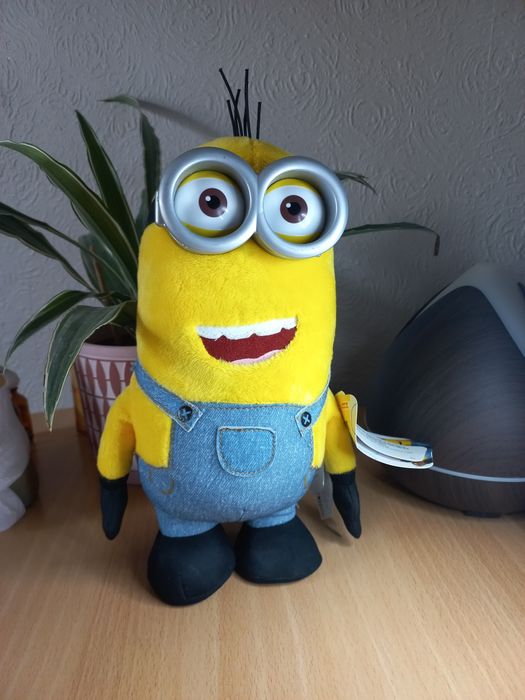 Міньйон Дейв (Minion Dave) з мультфільму «Гидкий я»,