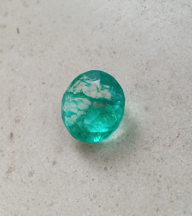 Esmeralda de 9.85 quilates – Round Cut (13.7 mm)