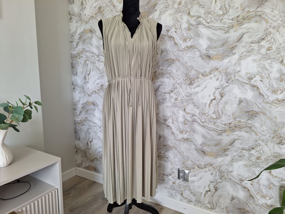 Elegancka plisowana sukienka H&M romantyczna plisy casual boho