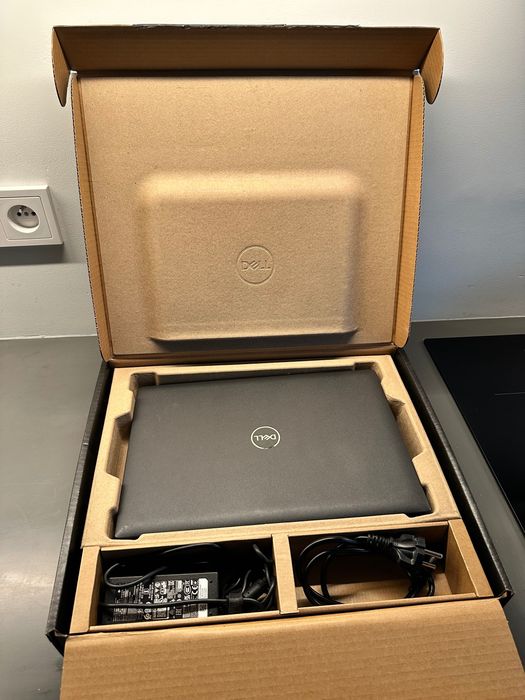 Laptop Dell Latitude 3420, i7-1165G7, 16 GB RAM, Dysk 500 GB SSD, Full HD, Win 11 Pro - Stan BDB