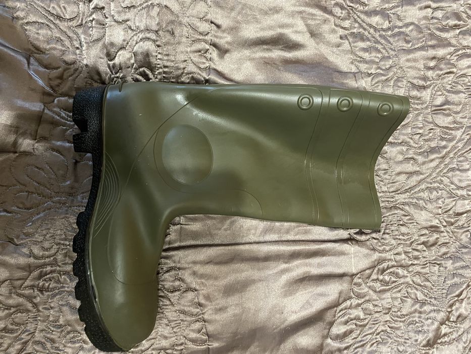 Продам резиновые сапоги Dunlop 43 размера в отличном состоянии