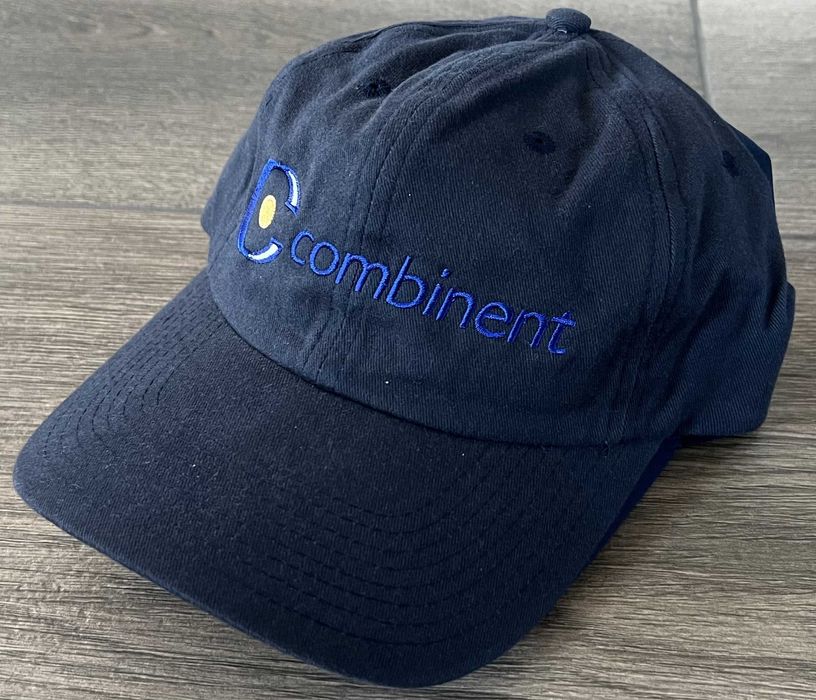 Czapka z daszkiem z logo firmy COMBINENT, granatowa