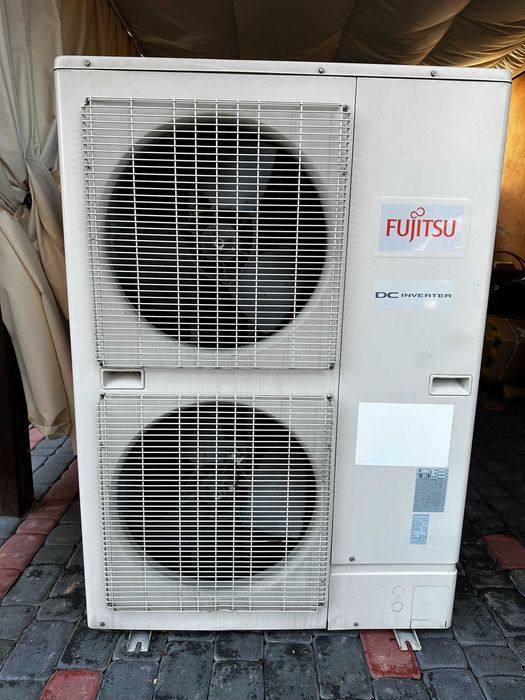 Pompa ciepła Fujitsu 14/16kW – komplet, w pełni sprawna z czynnikiem