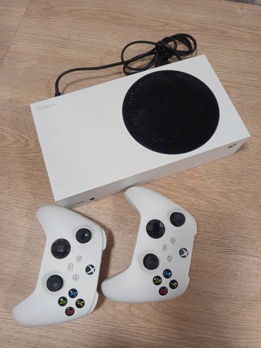 Xbox series S + 2 геймпади