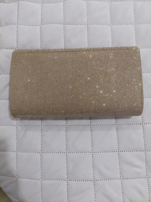 Clutch dourada NOVA64176786814209121