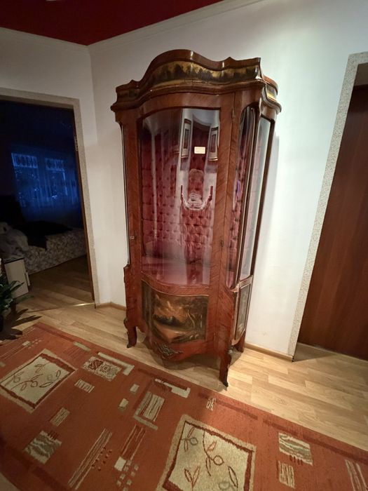 Вітрина Італія  дерево масив бронза