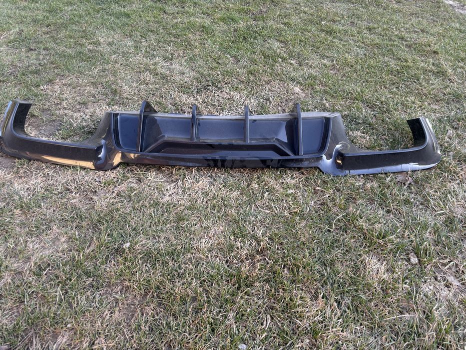 Sprzedam dyfuzor z zderzakiem do bmw f10 m