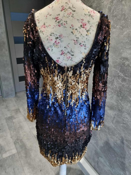 Sukienka z cekinami rozmiar M 38 Vinceotto