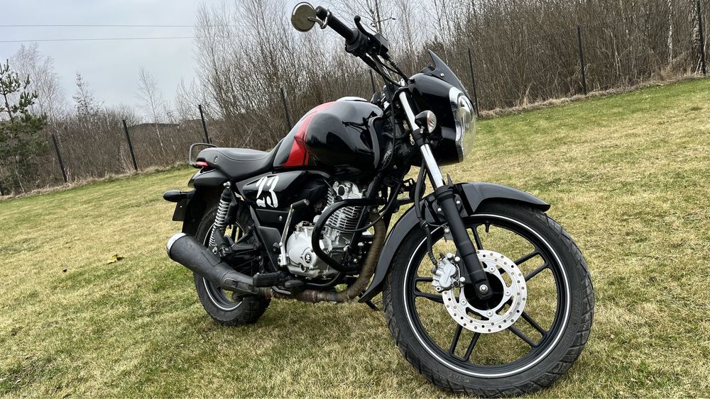 Мотоцикол bajaj v15