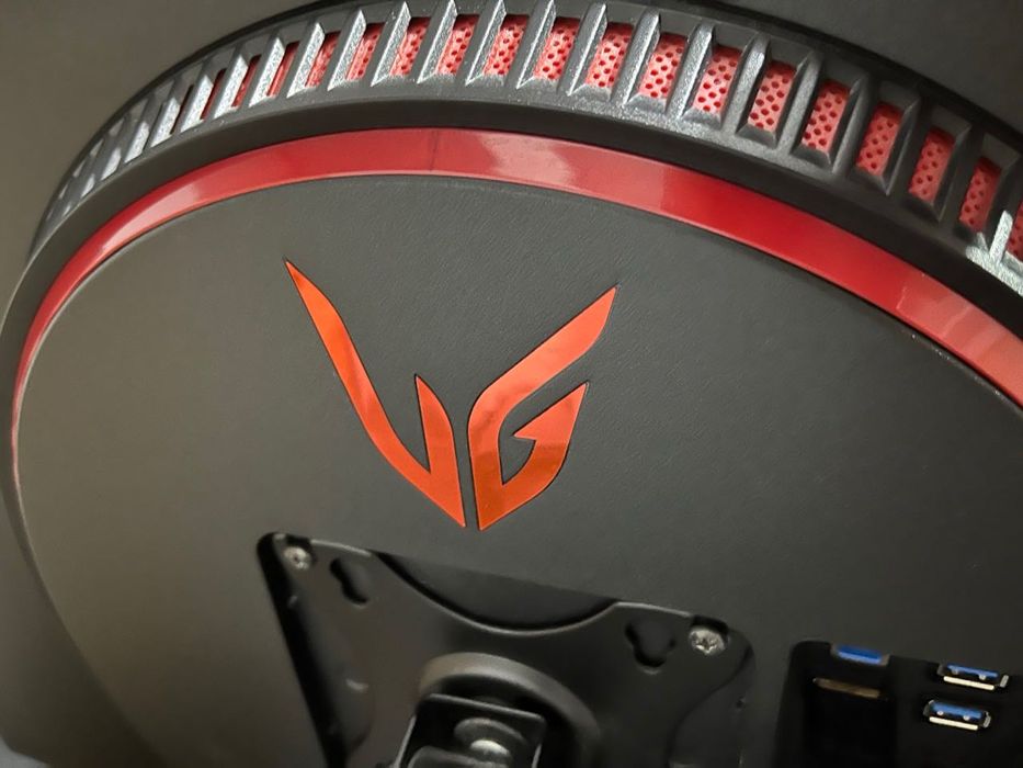 LG 27GP850-B 27.0" 2560x1440 (165 Hz)