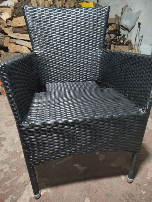 Продам стільці нові