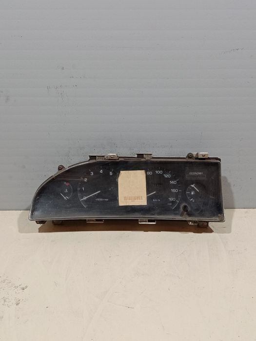 Quadrante / painel de instrumentos TOYOTA Corolla Sedan (_E9_)