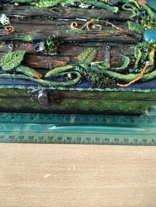 Коробка декорована в стилі фентезі, ручна робота