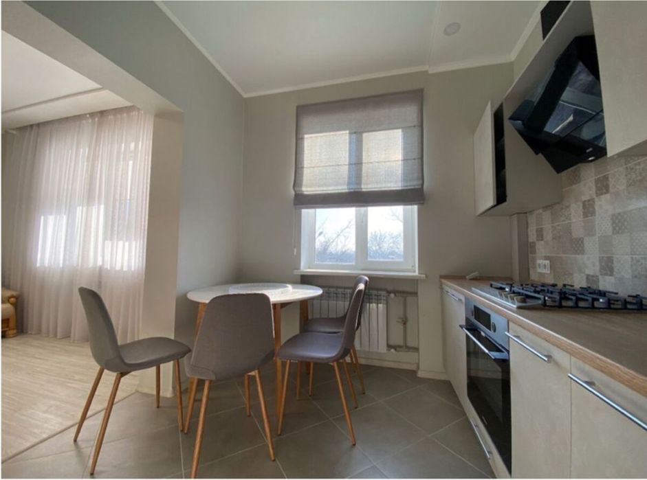 Первая сдача шикарной 2к/квартиры  Сталинки ,в районе ЖД - Вокзала !