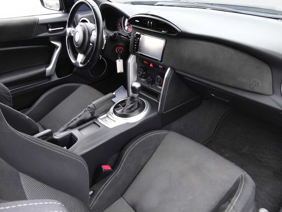 Toyota GR86      2018