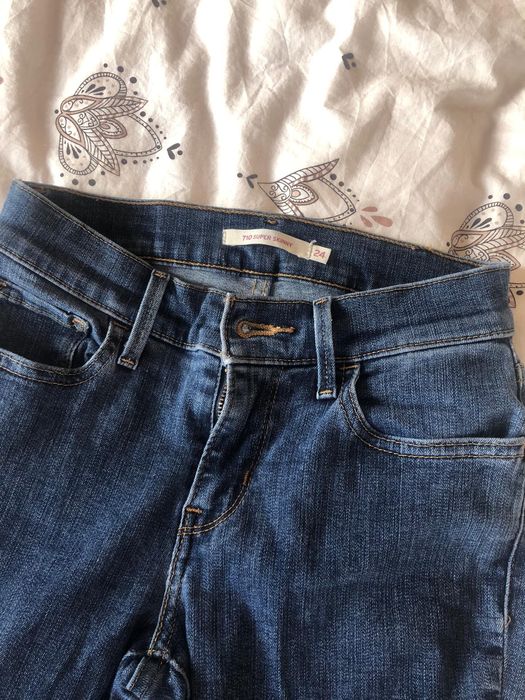 Calças Levi's 710 Super Skinny tamanho 24 senhora praticamente novas.