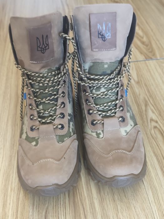 Продам зимові черевики 43-44