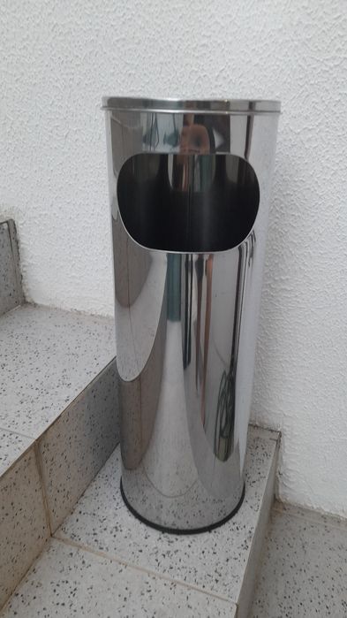 Caixote do Lixo Vertical com Cinzeiro em Aço Inox (58,5 cm) – Bom Estado