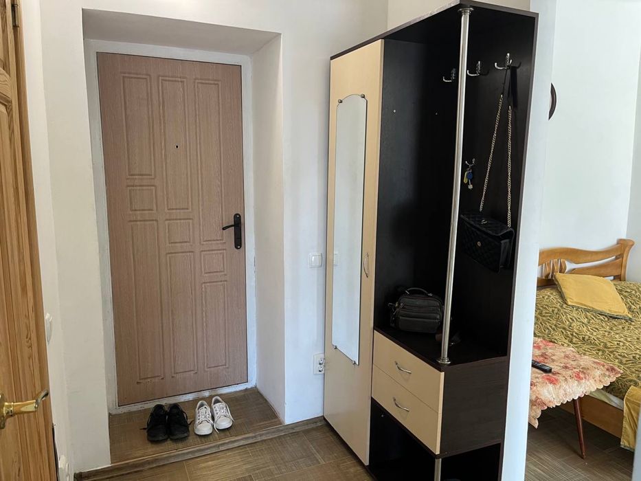 Квартира в центрі. Новобудова, автономне газ. опалення. Даю документи