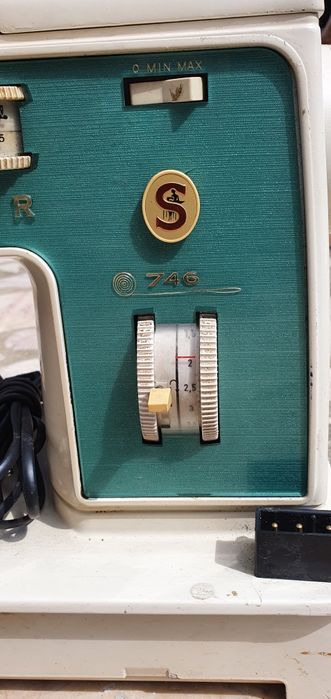 Máquina de costura Singer