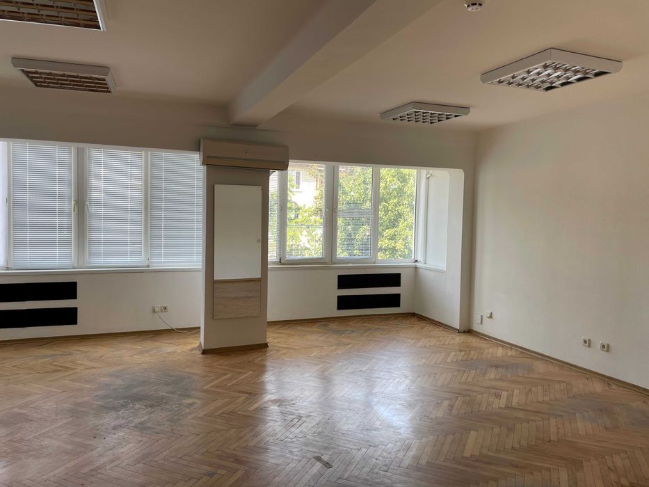 Здам офіс 50 м2, вул. Тампере 11А, Дарницька площа. Власник.