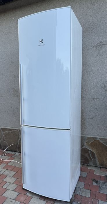 Продам холодильник Electrolux