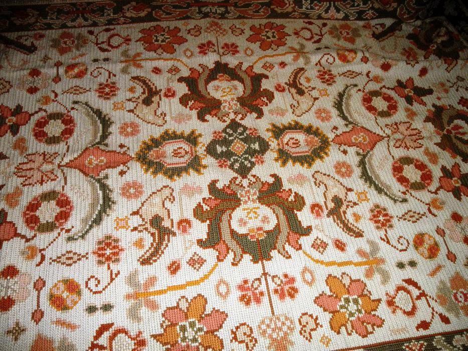 Carpete Arraiolos 288cm x 185cm