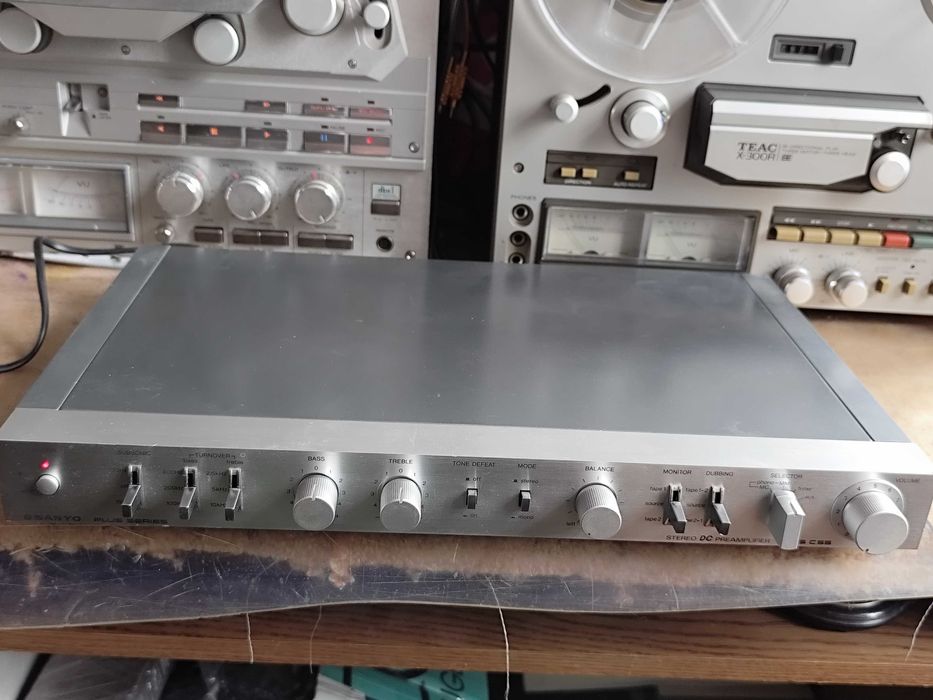 przedwzmacniacz Sanyo Plus Series C55