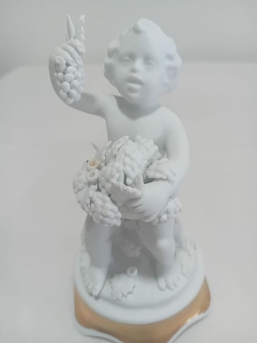 Estatueta vista alegre