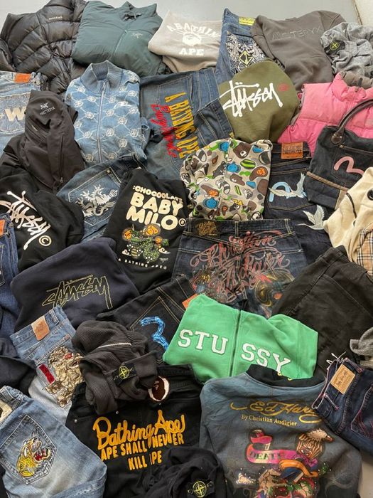 Бокс з б/у одягом