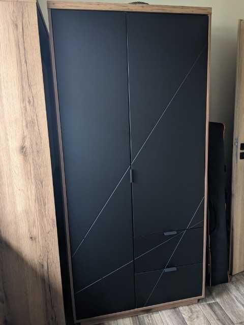 Szafa młodzieżowa / dziecięca (Black Red White, czarna kolekcja Forn)