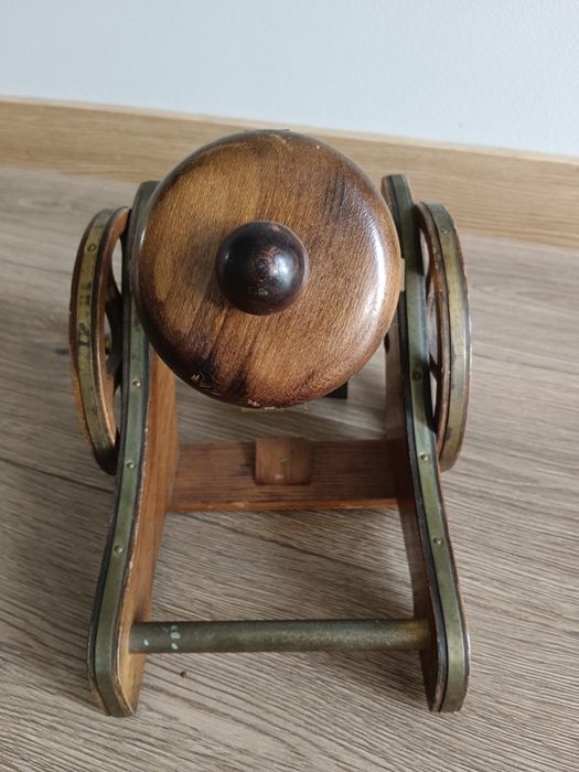 Zabytkowa francuska karafka Napoleon, uchwyt na butelkę koniaku