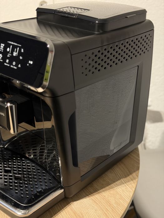 Кавомашина Philips LatteGo 2200