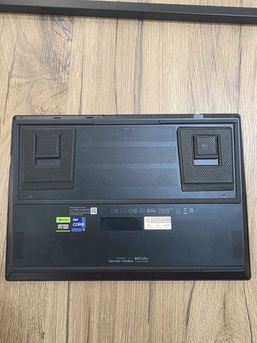 ASUS Zenbook Pro 14 Duo OLED (UX8402V) i9 / RTX – Para Peças ou Reparação