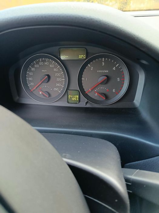 Автомобіль Volvo V50