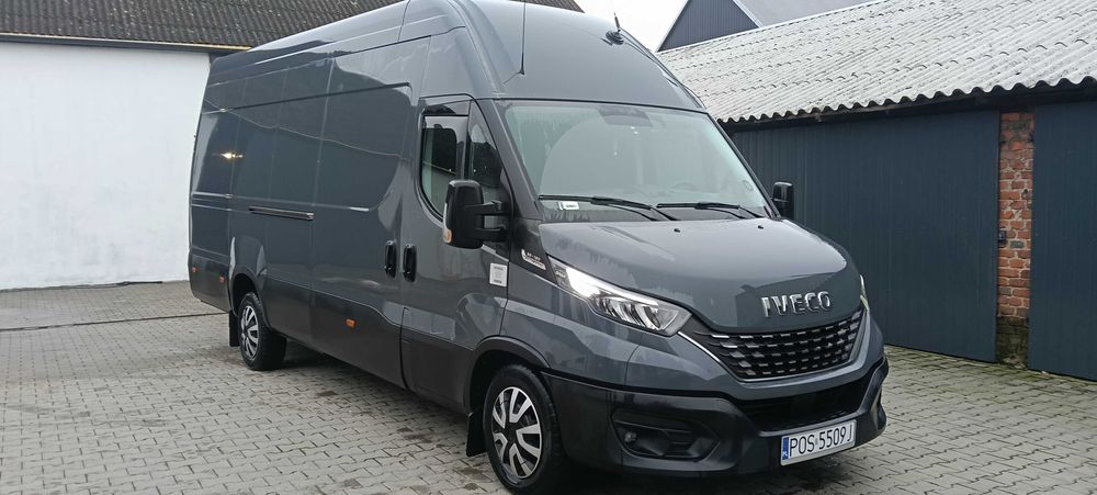 Samochód dostawczy furgon IVECO DAILY 2021