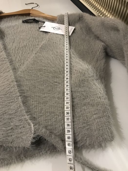 Szary wiązany sweter krótki sweterek sztuczne futerko XS