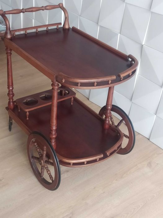 Carrinho de chá e apoio