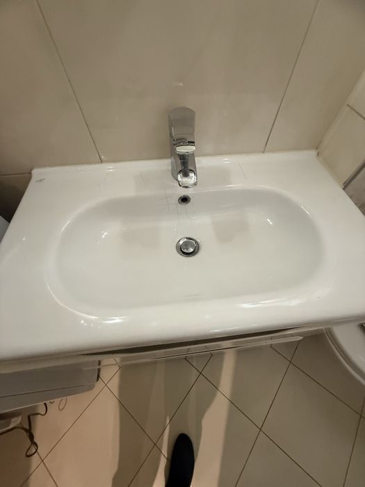 Продам умивальник з тумбою (аквародос)