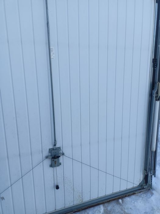 Brama garażowa uchylna ocieplana z napędem