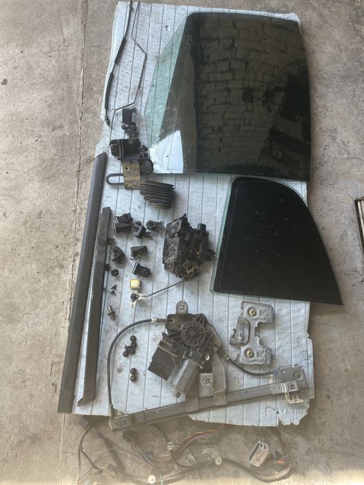 Шкода Октавія Тур хетчбек 2001 року розборка дверей