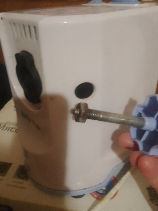 Електромясорубка " Mirta".