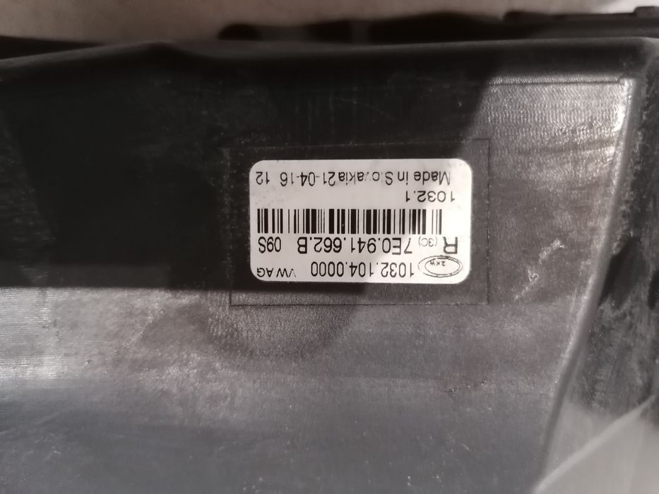 Halogen prawy Przód VW T6 16r Oryginał
