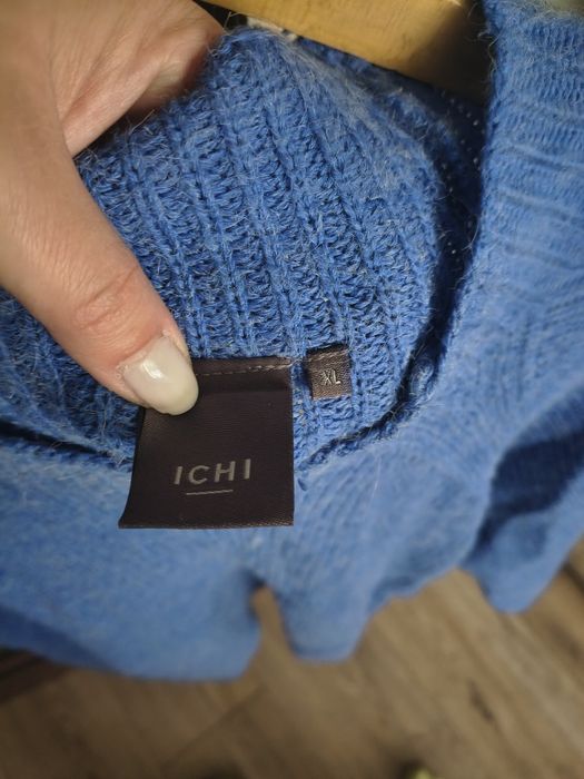 Niebieski sweter Ichi