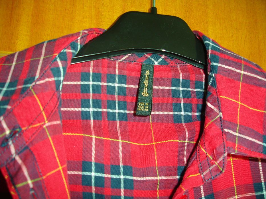 camisa marca Stradivarius M