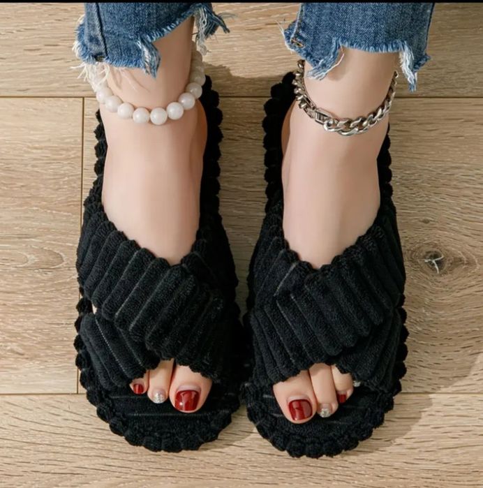 Женские домашние тапочки