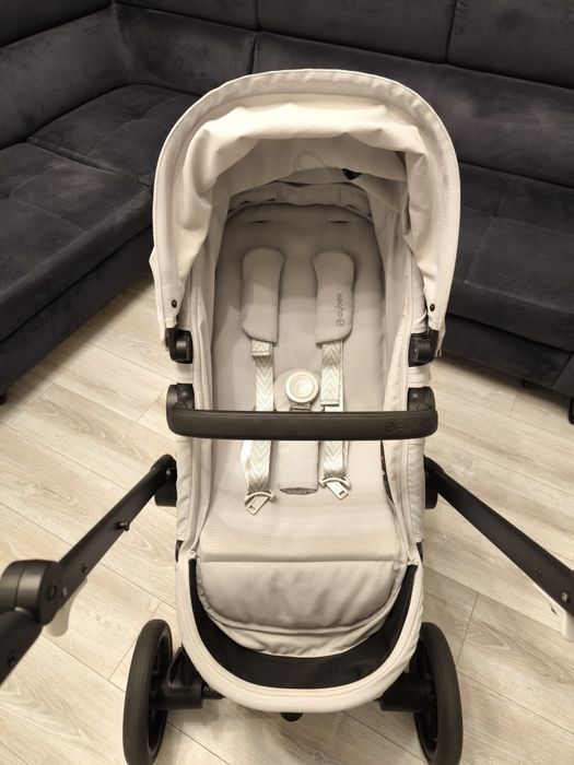 Wózek Cybex Eos Basic 2w1 + Fotelik Aton B2 i-Size + Leżaczek kąpielowy gratis