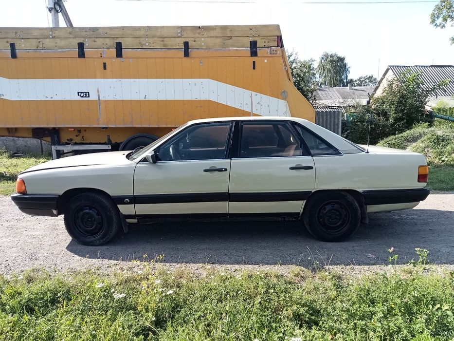 Продам ауді 100 с3 1983 рік 2.2 на карбюраторі