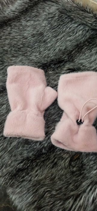 Митенки пушистые, розовые.