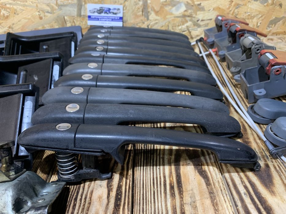 Ручка дверей  Mercedes Sprinter Volkswagen LT замок